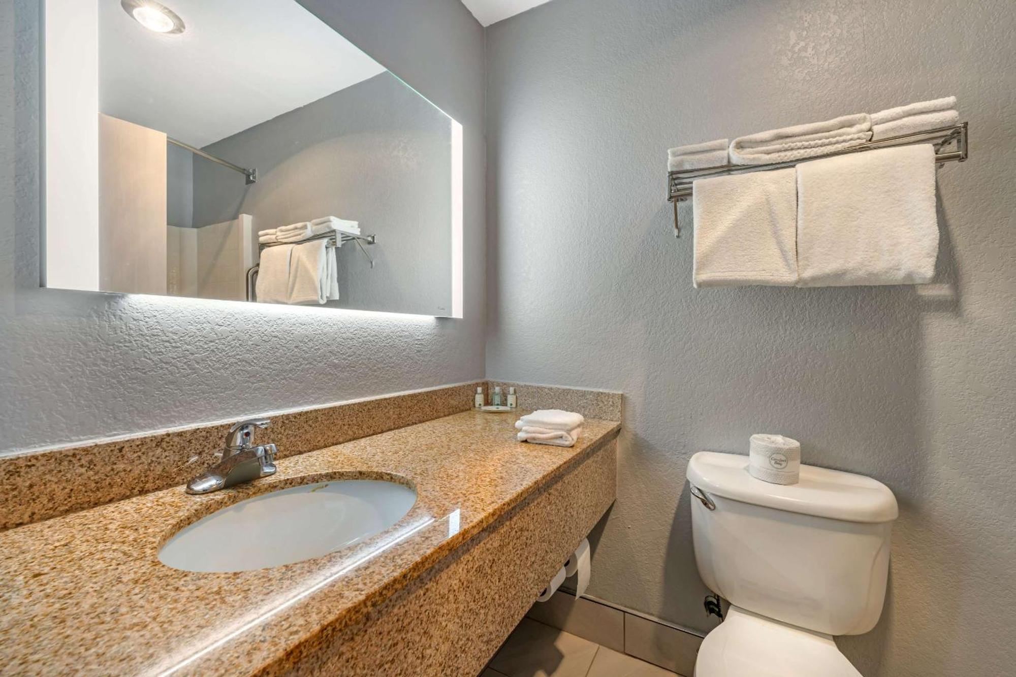 מנהטן Quality Inn & Suites מראה חיצוני תמונה